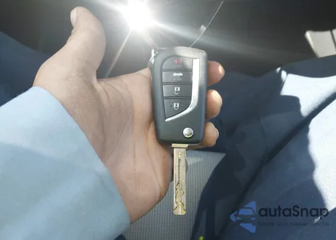 2022 Toyota Corolla Le z USA, uszkodzony, nr VIN 5YFEPMAE2NP388722